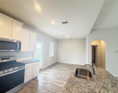209 Aceves Court - Photo Thumbnail 6