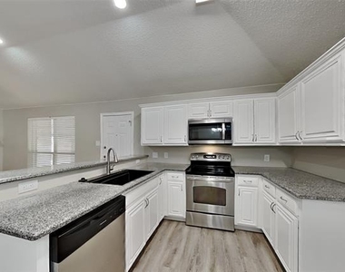 524 Buckstone Drive - Photo Thumbnail 3