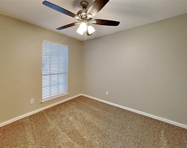 524 Buckstone Drive - Photo Thumbnail 9