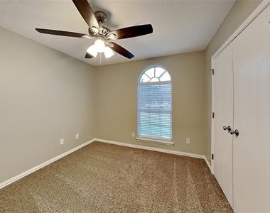 524 Buckstone Drive - Photo Thumbnail 13