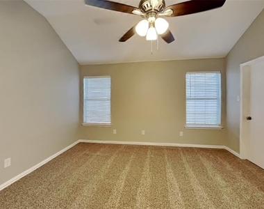524 Buckstone Drive - Photo Thumbnail 7