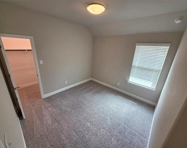 3204 Ferrero Lane - Photo Thumbnail 15