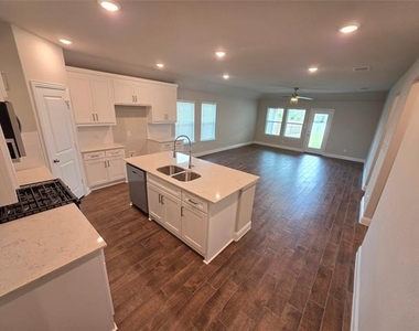 3204 Ferrero Lane - Photo Thumbnail 6