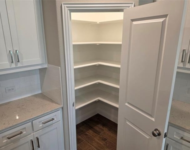 3204 Ferrero Lane - Photo Thumbnail 9