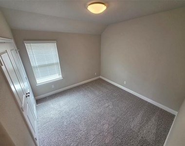 3204 Ferrero Lane - Photo Thumbnail 16