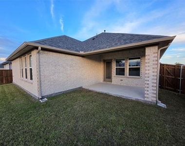 3204 Ferrero Lane - Photo Thumbnail 4