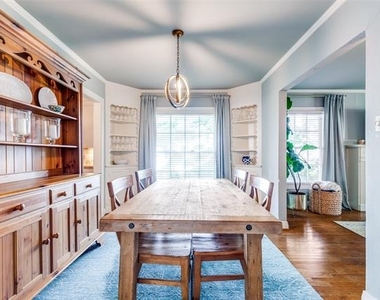 6006 Penrose Avenue - Photo Thumbnail 7
