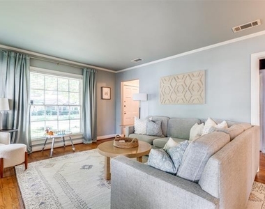 6006 Penrose Avenue - Photo Thumbnail 5
