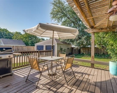 6006 Penrose Avenue - Photo Thumbnail 22