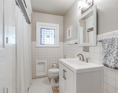 6006 Penrose Avenue - Photo Thumbnail 17