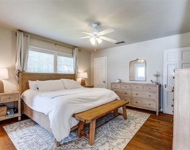 6006 Penrose Avenue - Photo Thumbnail 19