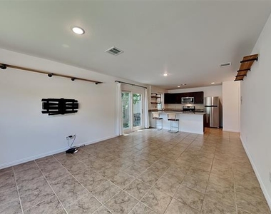 3321 Rutz Street - Photo Thumbnail 2