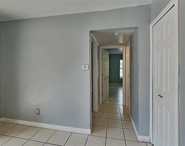 420 Dollins Street - Photo Thumbnail 4