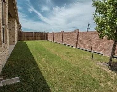 1409 Coleto Creek Trail - Photo Thumbnail 14