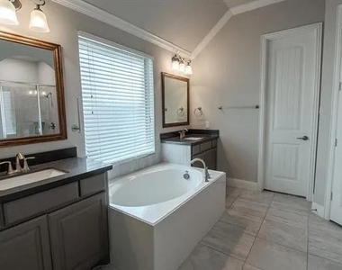 1409 Coleto Creek Trail - Photo Thumbnail 10