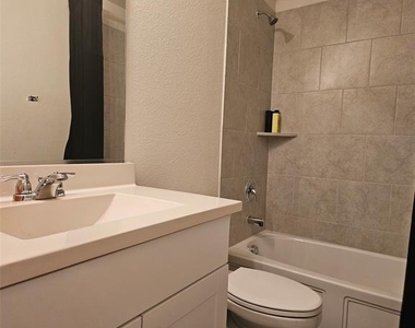 2340 Evening Stone Drive - Photo Thumbnail 14