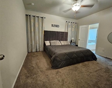 2340 Evening Stone Drive - Photo Thumbnail 6