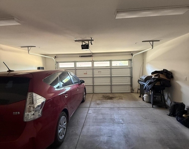 2821 S Skyline Drive - Photo Thumbnail 7