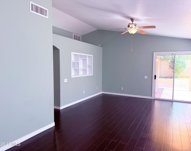 6602 E Northridge Street - Photo Thumbnail 2