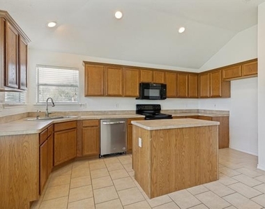 900 San Felipe Trail - Photo Thumbnail 4