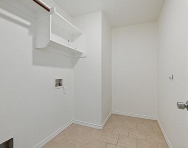 900 San Felipe Trail - Photo Thumbnail 5