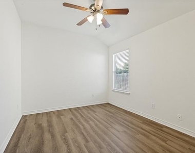 900 San Felipe Trail - Photo Thumbnail 7