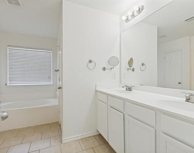 900 San Felipe Trail - Photo Thumbnail 8