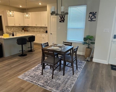 2414 Forest Hill Lane - Photo Thumbnail 9