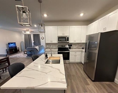2414 Forest Hill Lane - Photo Thumbnail 5