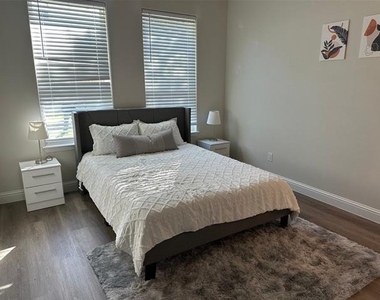 2414 Forest Hill Lane - Photo Thumbnail 17