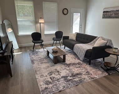 2414 Forest Hill Lane - Photo Thumbnail 12