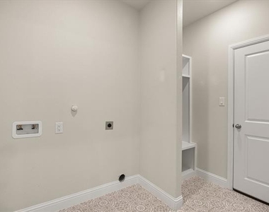 2414 Forest Hill Lane - Photo Thumbnail 14