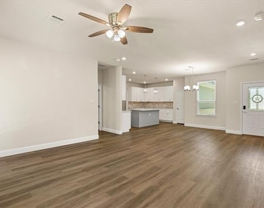 2414 Forest Hill Lane - Photo Thumbnail 13