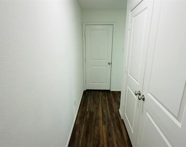 7520 Gray Wolf Lane - Photo Thumbnail 21