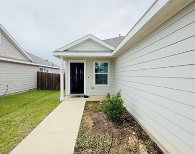 7520 Gray Wolf Lane - Photo Thumbnail 2