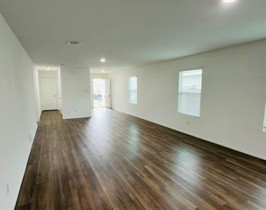 7520 Gray Wolf Lane - Photo Thumbnail 7