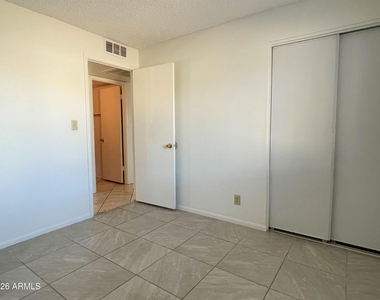 4746 W Aster Drive - Photo Thumbnail 20