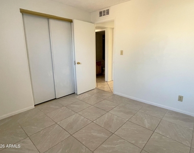 4746 W Aster Drive - Photo Thumbnail 17