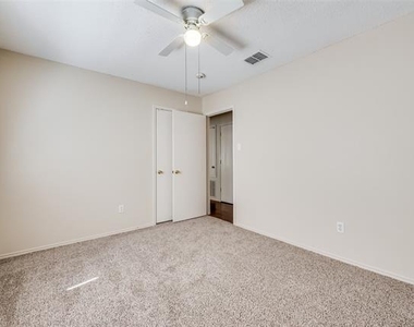1629 Thornhill Lane - Photo Thumbnail 32