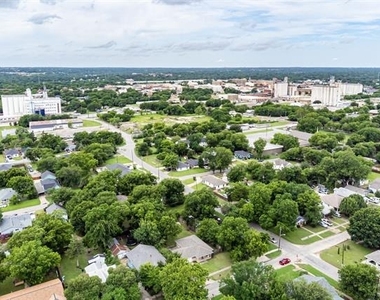 604 S Maxey Street - Photo Thumbnail 18