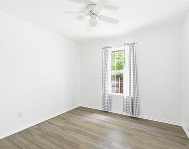 604 S Maxey Street - Photo Thumbnail 5