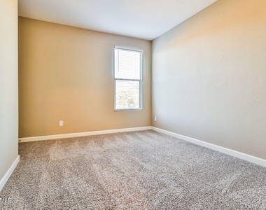 33256 N Jamie Lane - Photo Thumbnail 11