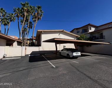 4846 N Woodmere Fairway -- - Photo Thumbnail 6