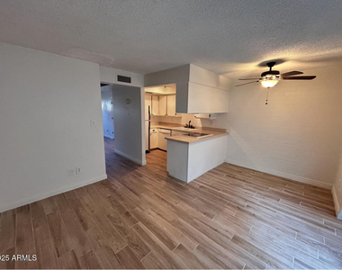 4846 N Woodmere Fairway -- - Photo Thumbnail 3