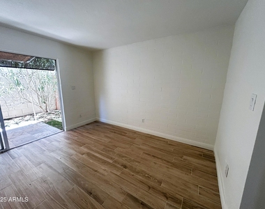 4846 N Woodmere Fairway -- - Photo Thumbnail 11