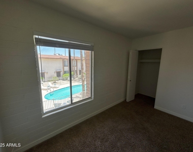 4846 N Woodmere Fairway -- - Photo Thumbnail 18