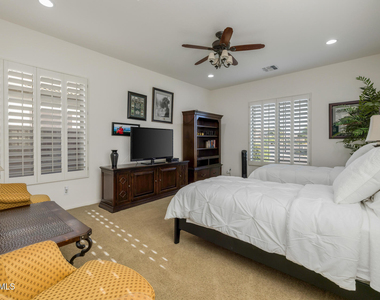 4176 E Clubview Drive - Photo Thumbnail 14