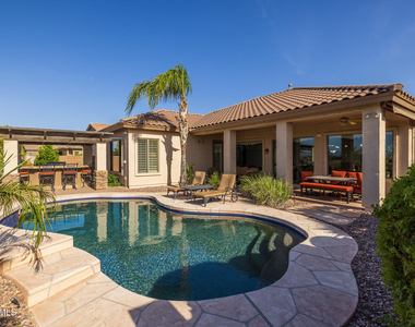 4176 E Clubview Drive - Photo Thumbnail 6