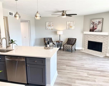 2505 Wedglea Drive - Photo Thumbnail 11