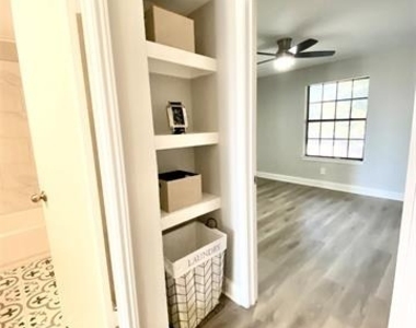 2505 Wedglea Drive - Photo Thumbnail 16